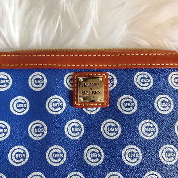 Dooney & Bourke World Series Cubs Wristlet - Picture 2 of 7